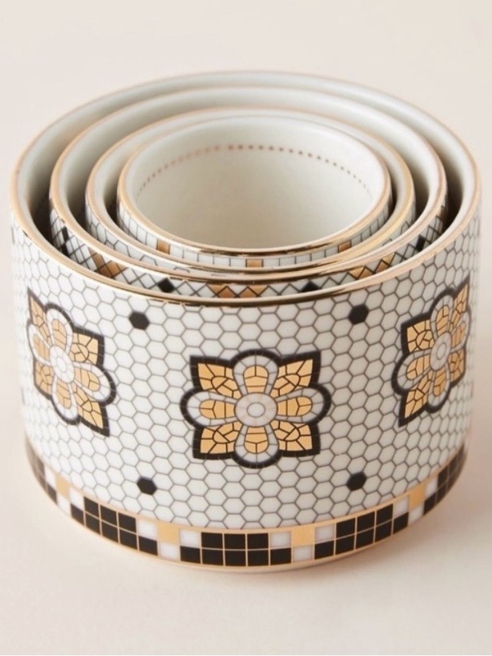 ANTHROPOLOGIE NWOT
Bistro Tile Measuring Cups, Set of 4